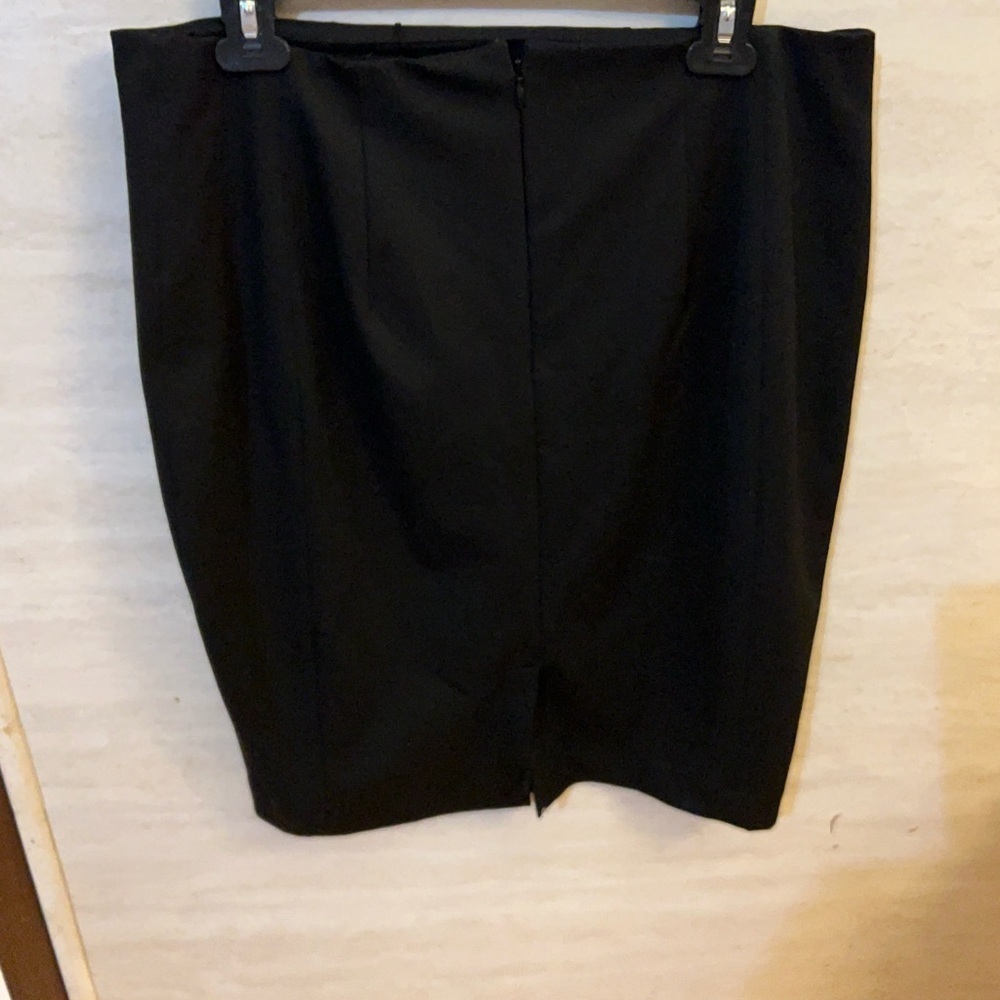 NWT- Express Fully Lined Black Pencil Skirt - Picture 4 of 8